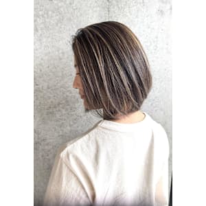 白髪ぼかしのハイライト/髪質改善/前下がりボブ - sweep 平尾【スウィープ　ヒラオ】掲載中