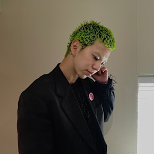 ライムグリーン