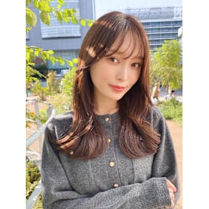 大人かわいいくびれヘアセミロング × ミルクティーベージュ