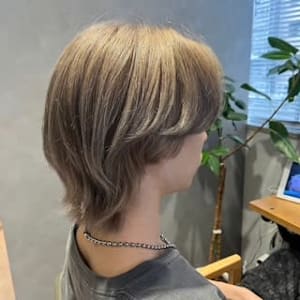 ブリーチハイトーン×韓国風レイヤーカット×透明感ミルクティー