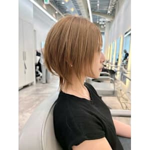 ハイライトはいれ方でナチュラルからハイトーンまで楽しめます☆