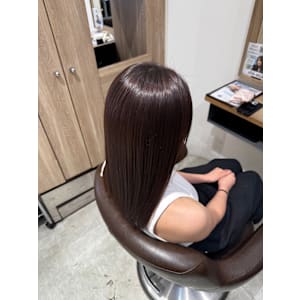 毎朝アイロンいらずの髪へ導く、プレミアムストレート