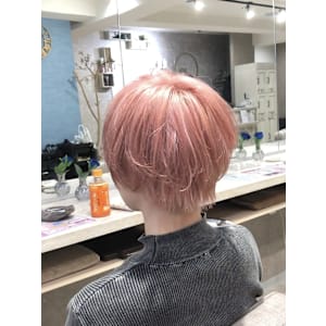 ホワイトピンクショートカット