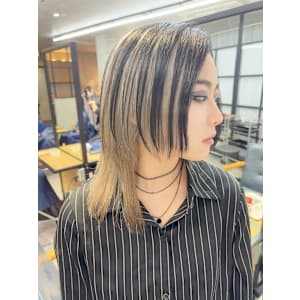 ウルフカット ケアブリーチ