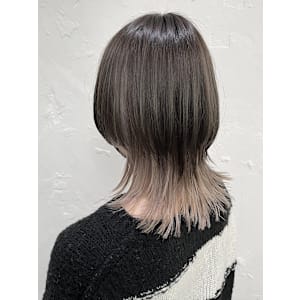 ミディアムウルフ×インナーカラー