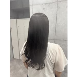 グレーダークブラウン