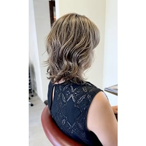 白髪ぼかしハイライトカラー　シルバーグレージュ - Lourdes hair design【ルルドヘアーデザイン】掲載中