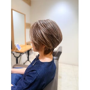 白髪ぼかし細めハイライト30代40代50代セミディ - KENJE ODAKYU SHONAN GATE【ケンジオダキュウショウナンゲート】掲載中