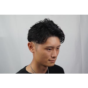 ツーブロック七三スタイル