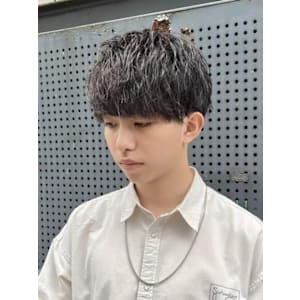 黒髪 ツーブロック マッシュ ニュアンスパーマ【札幌】 - THIS IS BARBER【ディス イズ バーバー】掲載中