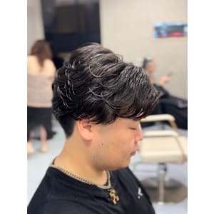 毛流れセンターパートニュアンスパーマセンター分け韓国ヘア横浜