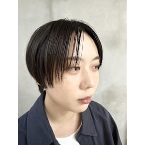 ショート・ハンサム・暗髪・アイスモス