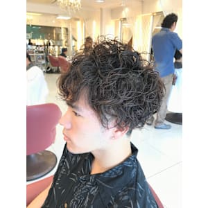 好印象メンズパーマ波巻きツイスパセンターパートナチュラル - QUALIS 上福岡店【クオリスカミフクオカテン】掲載中