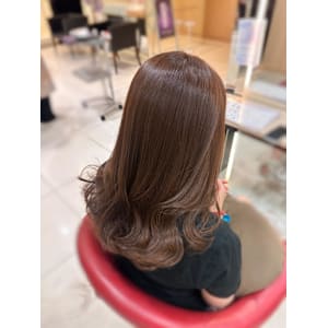 オリーブグレージュ