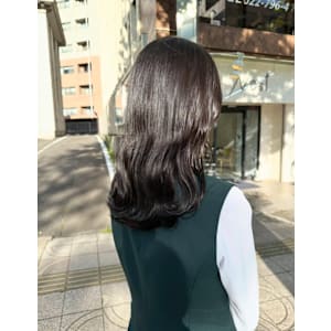 ゆる巻きコテ仕上げロングヘア - Nest【ネスト】掲載中