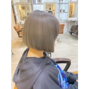 【ブリーチ1回】シルバーベージュ - newi 池袋【ネウィ イケブクロ】掲載中