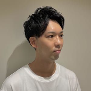 爽やかなアップバングショート