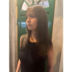 顔周りレイヤースタイル