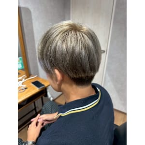 ブリーチカラー夏カラー透明感アッシュベージュレイヤーカット - Vis lien 川口店【ビス リアン】【ビス リアン】掲載中