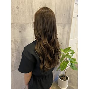 くすみベージュ