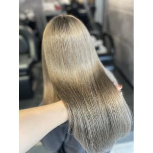 《三宅悠斗》ミルクティーカラー/大宮/ブリーチ