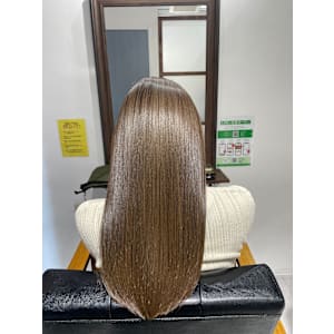 カラーで作るベージュカラー×ロングヘア