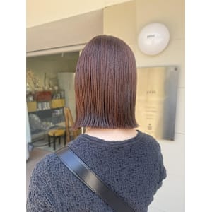 パツっと切りっぱなしボブ