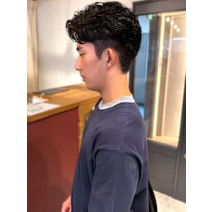 刈り上げ ツーブロック メンズパーマ 波巻きパーマ 20代