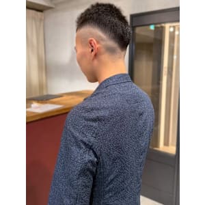 スキンフェード メンズショート 刈り上げ 短髪 バーバー