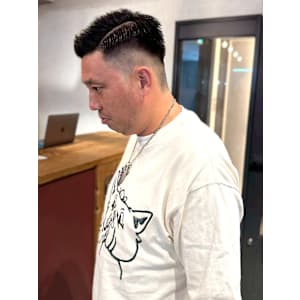 スキンフェード 眉カット メンズショート 刈り上げ ビジネス