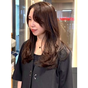 アッシュブラウン 顔周りレイヤー 韓国風ヘア 髪質改善