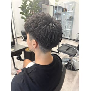 爽やかアップバングスタイル