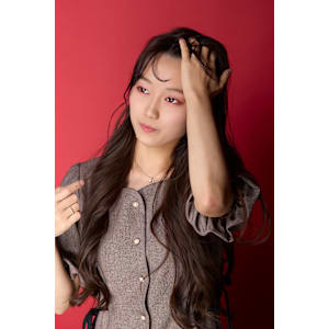 Greige Bright“今”を更新する秋の透明感レイヤー