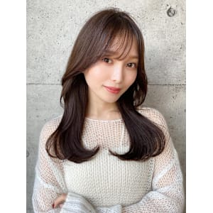 暗髪でも出せるこなれ感フェイスレイヤー×ナチュラルセミロング