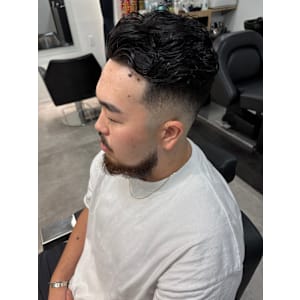 バーバービジネスオールバックミドルフェード/渋谷