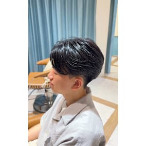 ナチュラル毛流れセンターパート