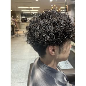 メンズハード波巻きパーマ - Prism【プリズム】掲載中