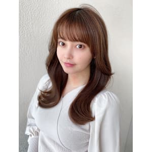 大人かわいいくびれヘアセミロング × ミルクティーベージュ