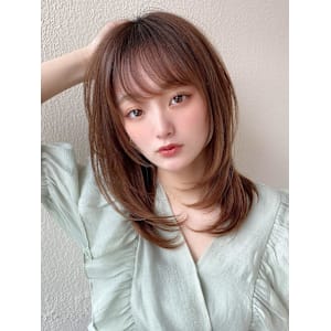 30代40代に人気後れ毛がかわいいくびれヘアシャギーレイヤー