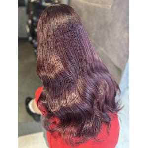 《鈴木茉奈》ブリーチなし/チェリーレッド/大宮