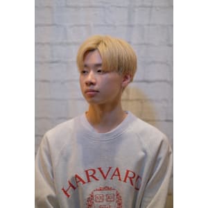 ツーブロックナチュラルセンターパート