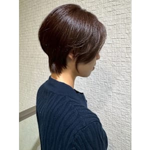 大人マッシュ ショートレイヤー マロンブラウン 似合わせ