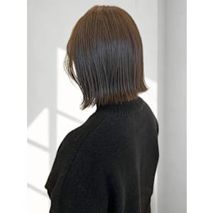 外ハネボブ くすみカラー オリーブベージュ 透明感カラー