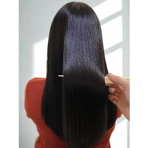 髪質改善トリートメント うるつやストレート 黒髪ロング