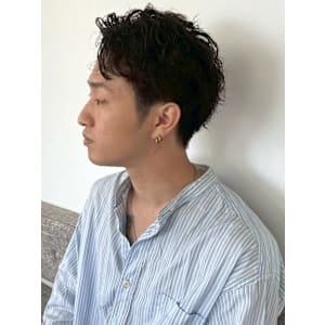 ニュアンスパーマ 黒髪ショート アップバング ツーブロック