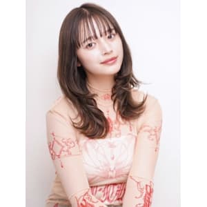 ベージュカラー レイヤーカット セミロング 髪質改善