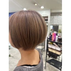 絶壁解消！丸みショートボブ