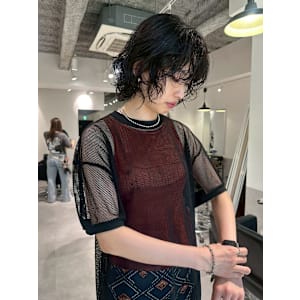 モードな雰囲気に合わせたパーマスタイル - CIERA. 南船場【シエラミナミセンバ】掲載中