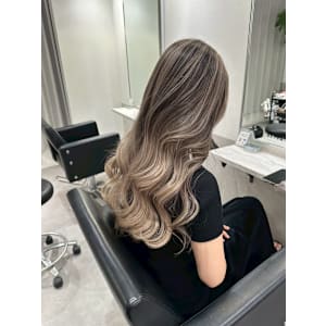 大人気バレイヤージュスタイル - CIERA. 南船場【シエラミナミセンバ】掲載中