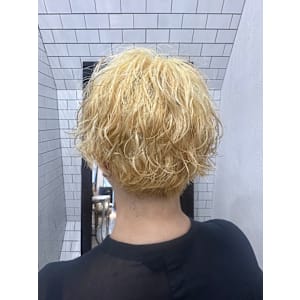 ブリーチ×パーマで叶える外国人風スタイル